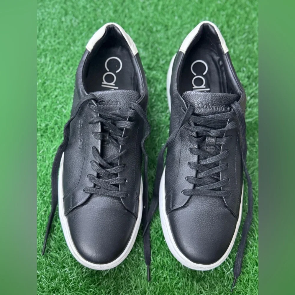 Calvin Klein Black and White Men's‎ Sneakers Size 11